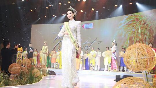 <a href="/kinh-te/hoi-nhap" title="Hội nhập" rel="dofollow">Hội nhập</a>