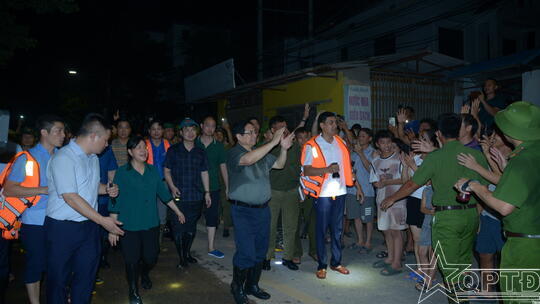 <a href="/thoi-su-chinh-tri/trong-nuoc" title="Trong nước" rel="dofollow">Trong nước</a>