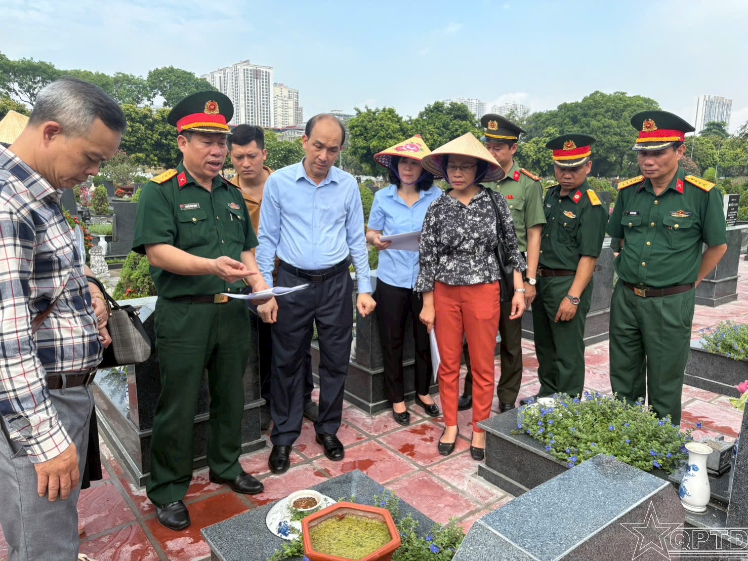 <a href="/quoc-phong-an-ninh/hau-phuong-quan-doi2" title="Hậu phương quân đội" rel="dofollow">Hậu phương quân đội</a>