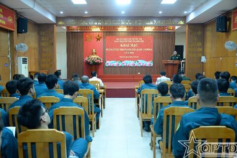 Huấn luyện dân quân cơ động