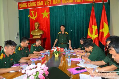Kiểm tra công tác quân sự, quốc phòng tại xã Đoài Phương