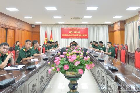 Hội nghị bồi dưỡng báo cáo viên toàn quân
