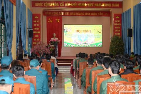 Xã Hương Sơn gặp mặt, tặng quà quân nhân xuất ngũ và công dân nhập ngũ năm 2026