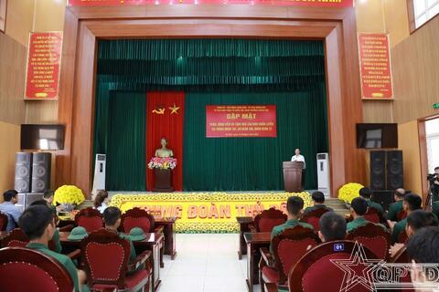 Phường Dương Nội thăm, động viên tân binh tại Trung đoàn 102