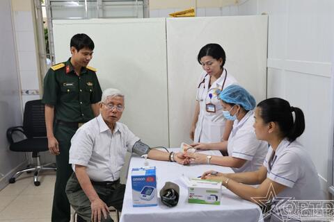Phường Thanh Xuân khám sức khỏe cho người dân