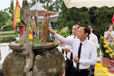 Xã Hương Sơn lấy mẫu hài cốt liệt sĩ chưa xác định được thông tin