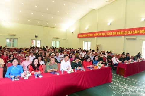 Phường Nghĩa Đô kỷ niệm 80 năm Ngày truyền thống Lực lượng vũ trang Thủ đô Hà Nội