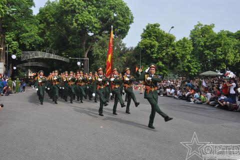 Đưa sĩ quan chính quy về cơ sở-Bước đi chiến lược củng cố “thế trận lòng dân” và bác bỏ quan điểm “hành chính hóa quân đội”