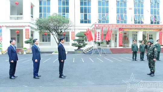 <a href="/quoc-phong-an-ninh/cong-tac-dang-cong-tac-chinh-tri" title="Công tác Đảng - Công tác Chính trị" rel="dofollow">Công tác Đảng - Công tác Chính trị</a>