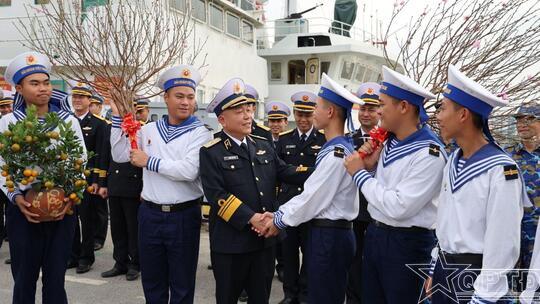 <a href="/thoi-su-chinh-tri/quan-doi" title="Quân đội" rel="dofollow">Quân đội</a>