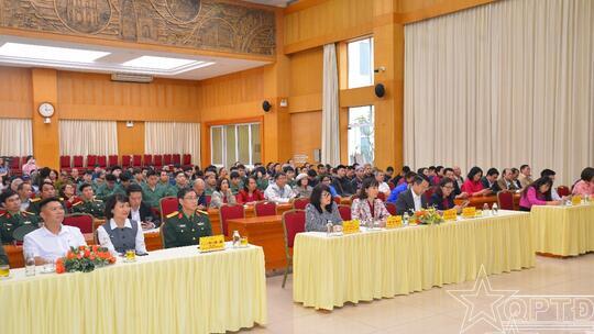 <a href="/quoc-phong-an-ninh/xay-dung-don-vi" title="Xây dựng đơn vị" rel="dofollow">Xây dựng đơn vị</a>